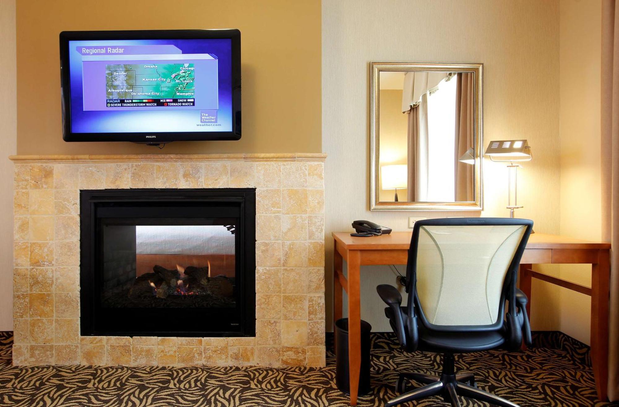Superior Deluxe Suite Fireplace,1551380173:JPEG